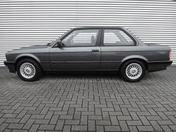 Schwarz Gebraucht 1989 BMW 316 Limousine | 12.500 €
