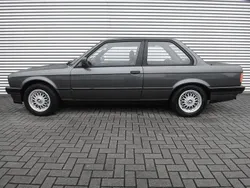 Schwarz Gebraucht 1989 BMW 316 Limousine | 12.500 €