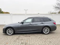 Grau Gebraucht 2019 BMW 330 Sport Line Kombi | 17.900 € (Guter Preis)
