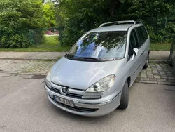 Grau Gebraucht 2008 Peugeot 807 Tendance Van / Kleinbus | 2.895 € (Teuer)