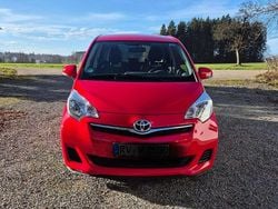 Rot Gebraucht 2013 Toyota Verso-S Multidrive S Kombi | 8.990 € (Fairer Preis)