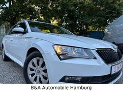 Bila candy/candyweiss Gebraucht 2019 Skoda Superb Kombi | 15.500 € (Fairer Preis)