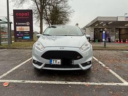 Grau Gebraucht 2016 Ford Fiesta ST200 Kleinwagen | 11.800 € (Etwas zu teuer)