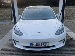 Weiß Gebraucht 2021 Tesla Model 3 Performance Limousine | 26.499 € (Guter Preis)