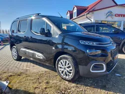 Schwarz Gebraucht 2023 Citroën Berlingo Feel Van / Kleinbus | 25.750 € (Teuer)
