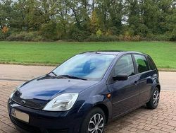 Blau Gebraucht 2005 Ford Fiesta Kleinwagen | 2.300 € (Fairer Preis)