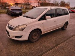 Weiß Gebraucht 2010 Opel Zafira Innovation Van / Kleinbus | 1.200 € (Guter Preis)
