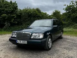 Grün Gebraucht 1995 Mercedes E200 Kombi | 11.800 €