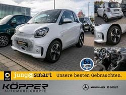 Weiß Gebraucht 2024 Smart ForTwo Coupé Exclusive Kleinwagen | 16.456 € (Etwas zu teuer)