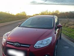 Rot Gebraucht 2014 Ford Focus Kombi | 3.799 € (Guter Preis)