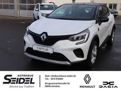 Perlmuttweiß metallic, black Gebraucht 2022 Renault Captur Equilibre SUV | 20.790 € (Teuer)