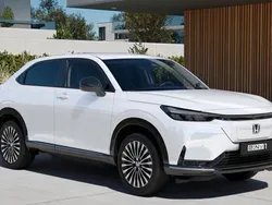 Platinum white p Gebraucht 2023 Honda e:Ny1 Advance SUV | 39.890 €