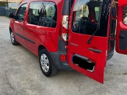 Rot Gebraucht 2017 Renault Kangoo Van / Kleinbus | 10.001 € (Teuer)