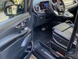 Grau Gebraucht 2025 Mercedes V300 Avantgarde Van / Kleinbus | 94.500 € (Teuer)