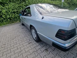 Silber Gebraucht 1988 Mercedes E300 Coupé | 6.700 €