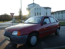 Rot Gebraucht 1988 Opel Kadett Limousine | 2.650 €