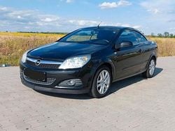 Schwarz Gebraucht 2010 Opel Astra Cabriolet Cabrio | 2.850 €