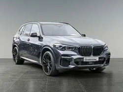 Grau Gebraucht 2022 BMW X5 M Sport SUV | 64.990 € (Etwas zu teuer)