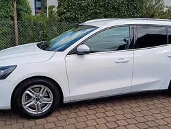 Weiß Gebraucht 2020 Ford Focus Cool & Connect Limousine | 10.950 € (Superpreis)