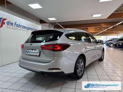 Silber Gebraucht 2022 Ford Focus Titanium Kombi | 14.288 € (Guter Preis)