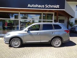 Platinumgrau Gebraucht 2017 Mitsubishi Outlander Top SUV | 17.900 € (Fairer Preis)