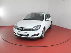 Weiß Gebraucht 2009 Opel Astra Kombi | 2.984 € (Guter Preis)