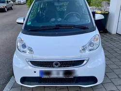 Weiß Gebraucht 2013 Smart ForTwo Coupé Passion Coupé | 6.899 € (Fairer Preis)