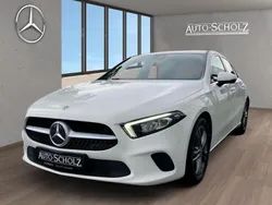 Weiß Gebraucht 2020 Mercedes A200 Progressive Limousine | 16.598 € (Fairer Preis)