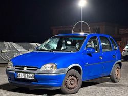 Blau Gebraucht 1996 Opel Corsa Kleinwagen | 500 € (Guter Preis)