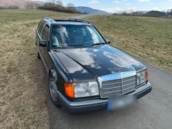 Schwarz Gebraucht 1992 Mercedes E230 Kombi | 4.124 €