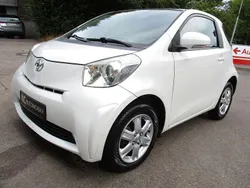 Weiß Gebraucht 2009 Toyota iQ Basis Kleinwagen | 2.950 € (Fairer Preis)