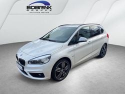 Weiß Gebraucht 2017 BMW 218 Active Tourer Sport Line Van / Kleinbus | 13.350 € (Guter Preis)