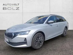 Silber Gebraucht 2024 Skoda Octavia Selection Kombi | 30.990 € (Superpreis)