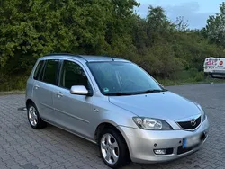 Silber Gebraucht 2003 Mazda 2 Kleinwagen | 2.600 €