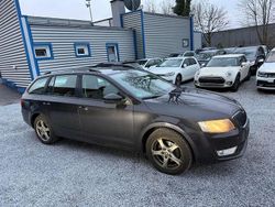 Schwarz Gebraucht 2013 Skoda Octavia Ambition Kombi | 4.999 € (Guter Preis)