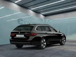 Schwarz Gebraucht 2022 BMW 530 Kombi | 39.449 € (Fairer Preis)