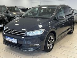 Grau Gebraucht 2021 VW Touran Active Van / Kleinbus | 23.440 € (Guter Preis)