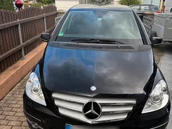 Schwarz Gebraucht 2009 Mercedes B180 Van / Kleinbus | 4.000 € (Fairer Preis)