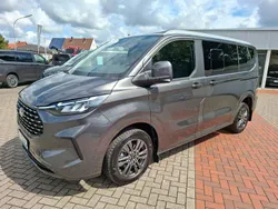 Grau Gebraucht 2025 Ford Tourneo Custom Titanium Van / Kleinbus | 45.990 € (Fairer Preis)