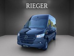 Obsidianschwarz (metallic) Gebraucht 2023 Mercedes Sprinter Van | 39.948 € (Etwas zu teuer)