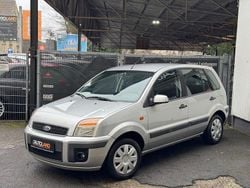 Silber Gebraucht 2010 Ford Fusion Style Limousine | 2.499 € (Fairer Preis)