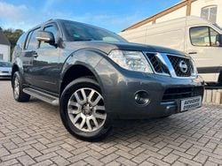 Blau Gebraucht 2011 Nissan Pathfinder SUV | 9.999 € (Guter Preis)