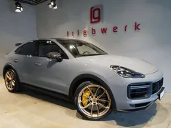 Grau Gebraucht 2022 Porsche Cayenne Turbo SUV | 156.941 € (Fairer Preis)