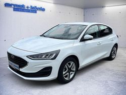 Weiß Gebraucht 2022 Ford Focus Cool & Connect Limousine | 19.330 € (Fairer Preis)