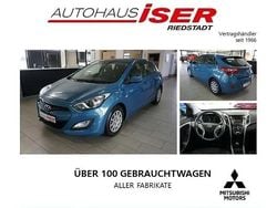 Blau Gebraucht 2015 Hyundai i30 Classic Limousine | 7.490 € (Fairer Preis)