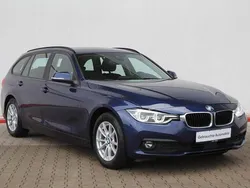 Mediterranblau metallic c10 (metallic) Gebraucht 2019 BMW 320 Advantage Kombi | 11.675 € (Superpreis)
