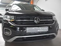 Deep black Gebraucht 2023 VW T-Cross Move SUV | 21.080 € (Fairer Preis)