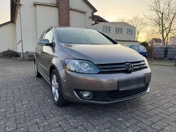 Gelb Gebraucht 2011 VW Golf Plus Cross Van / Kleinbus | 6.000 € (Fairer Preis)