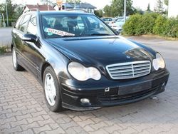 Rot Gebraucht 2005 Mercedes C220 Classic Kombi | 1.000 € (Superpreis)