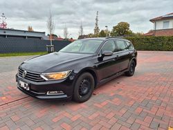 Schwarz Gebraucht 2015 VW Passat Trendline Kombi | 9.850 € (Superpreis)